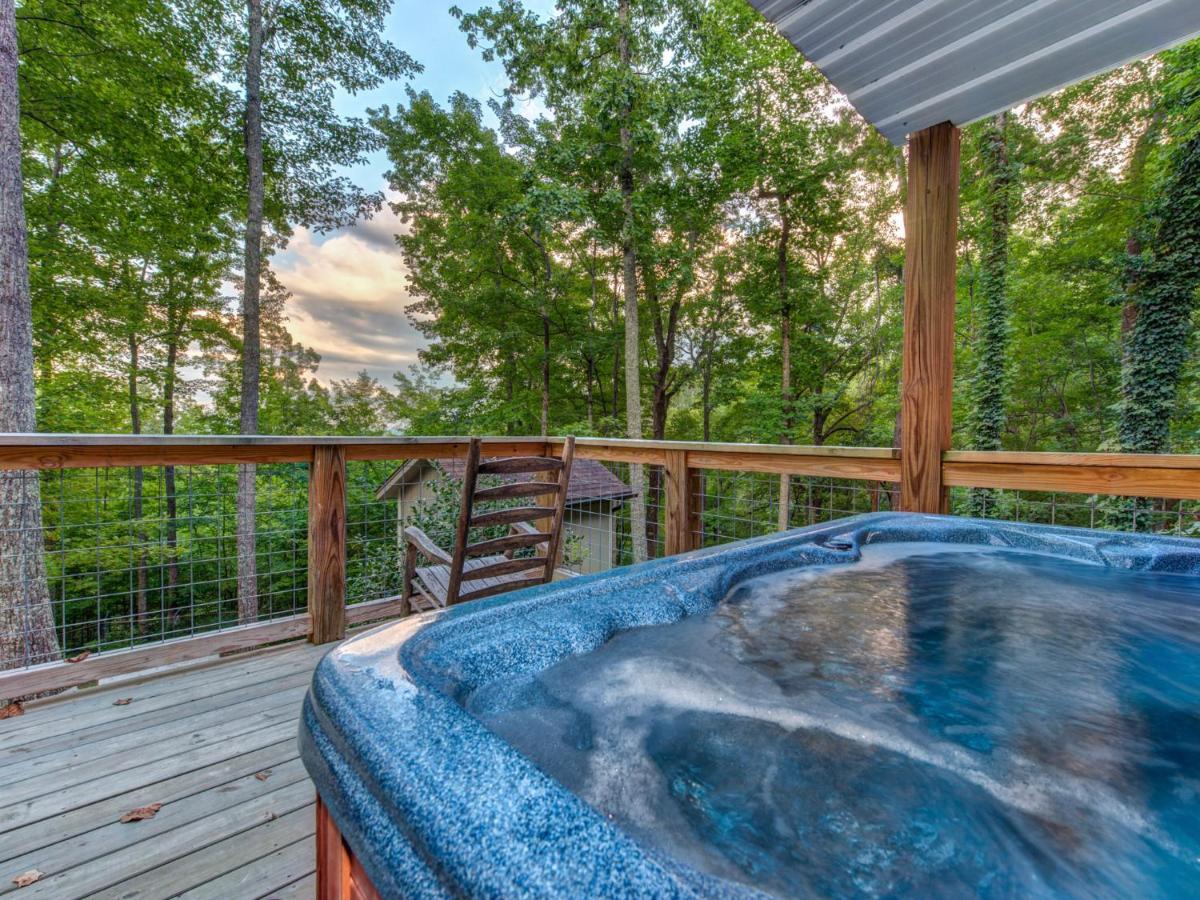 Bear View Chalet, 3 Bedroom, Pool, Pets, Arcades, Wifi, Hot Tub, Sleeps 12 Gatlinburg Buitenkant foto