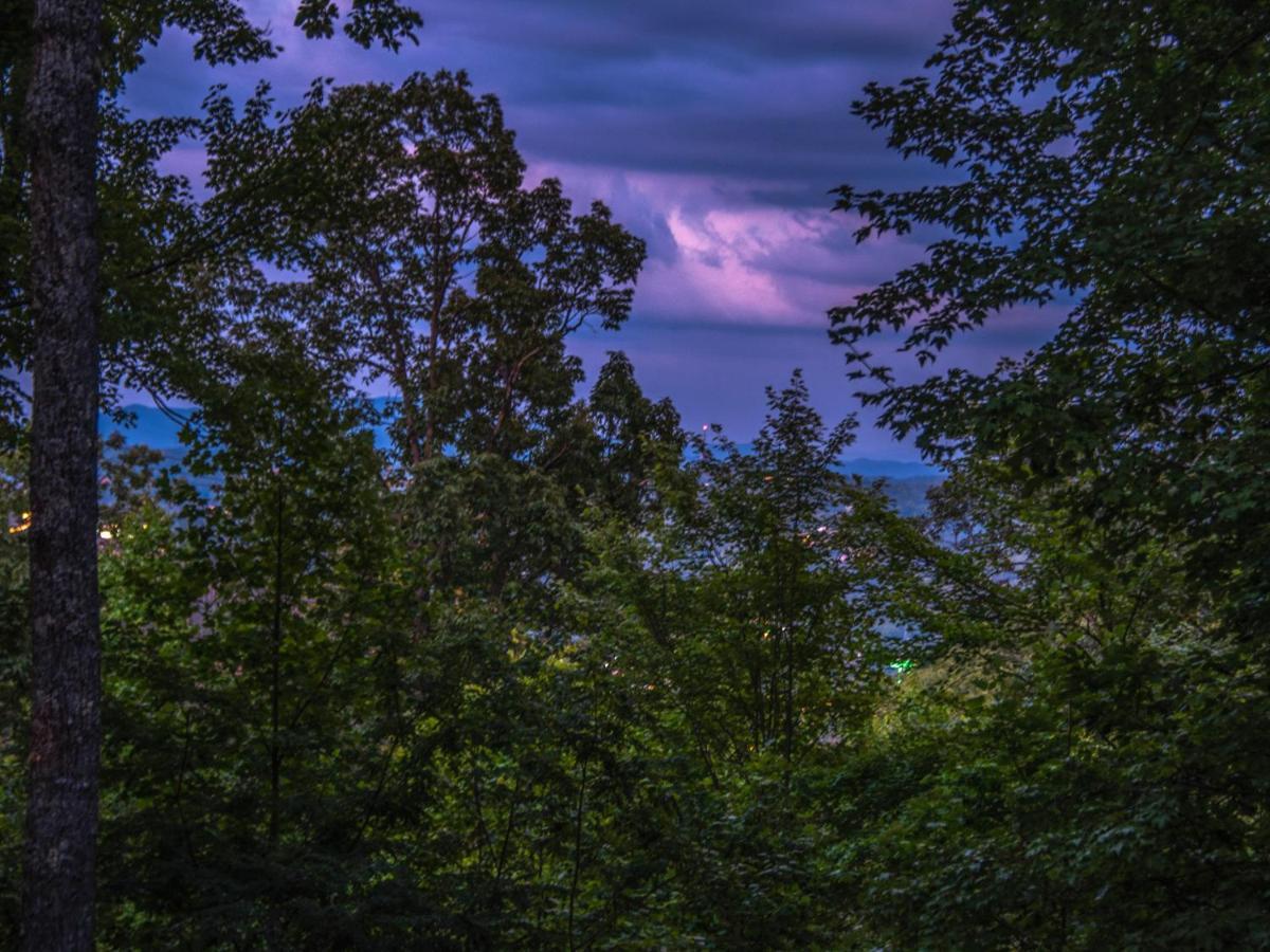 Bear View Chalet, 3 Bedroom, Pool, Pets, Arcades, Wifi, Hot Tub, Sleeps 12 Gatlinburg Buitenkant foto