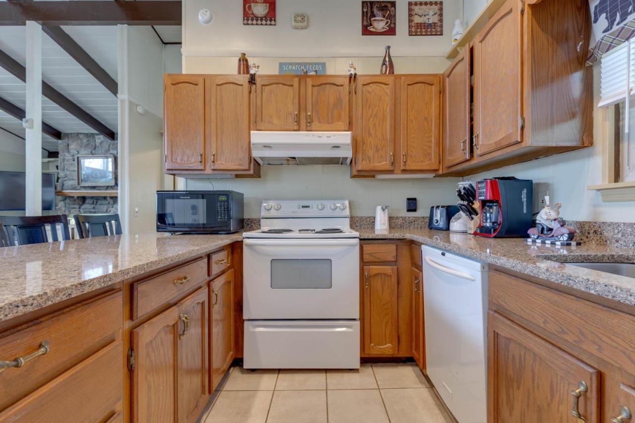 Bear View Chalet, 3 Bedroom, Pool, Pets, Arcades, Wifi, Hot Tub, Sleeps 12 Gatlinburg Buitenkant foto